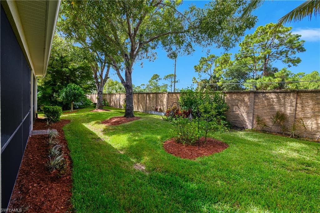 10167 Avonleigh Dr, Bonita Springs, FL 34135-40