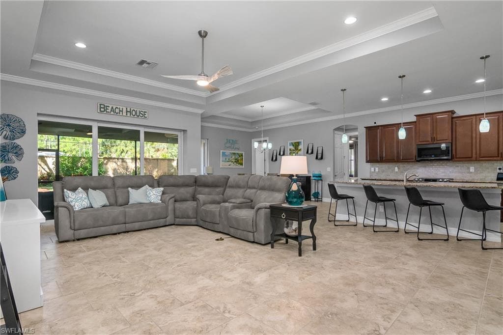10167 Avonleigh Dr, Bonita Springs, FL 34135-5