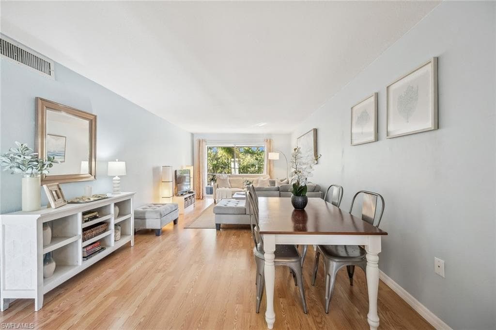 72 7th St S 305, Naples, FL 34102-4