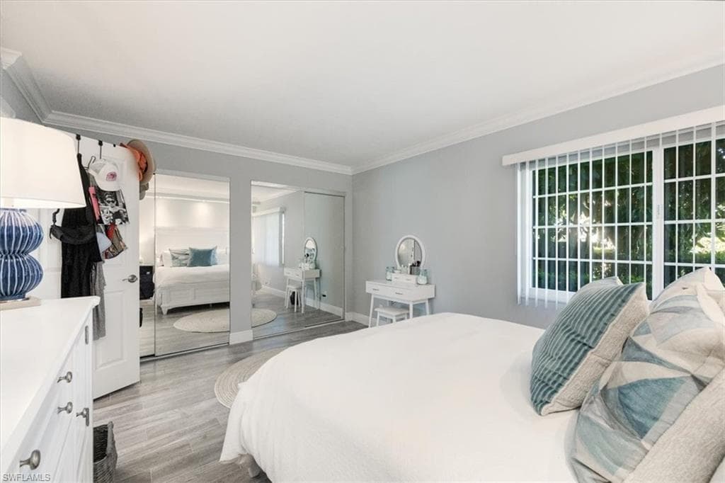 1085 Forest Lakes Dr 8105, Naples, FL 34105-7