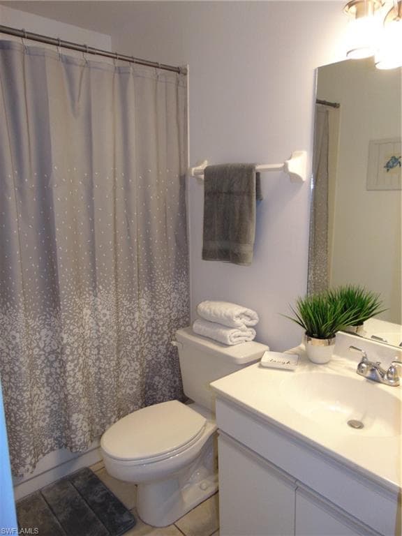 1155 Sarah Jean Cir E202, Naples, FL 34110-21