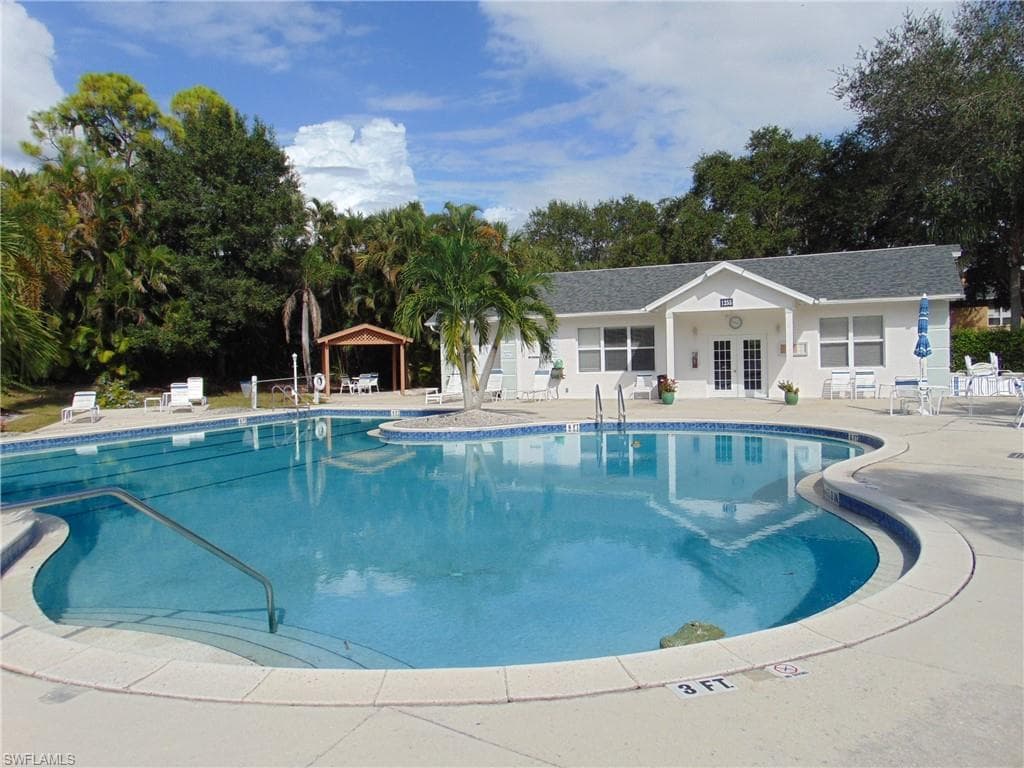1155 Sarah Jean Cir E202, Naples, FL 34110-34