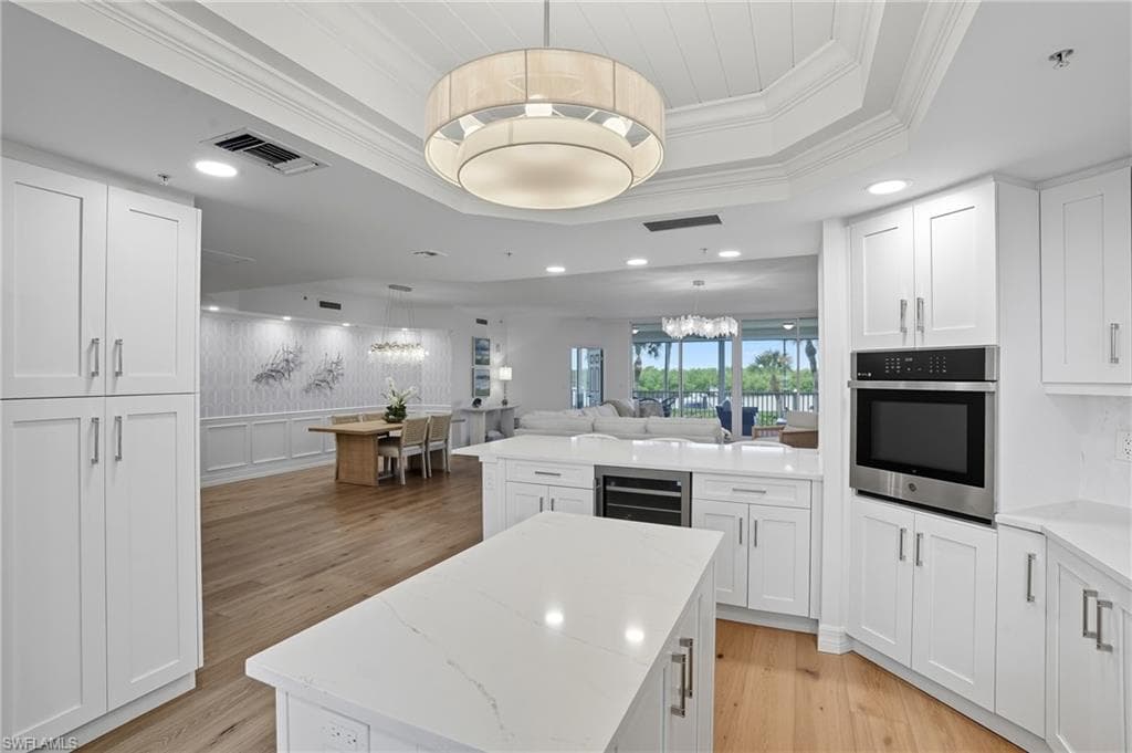 445 Dockside Dr B202, Naples, FL 34110-16
