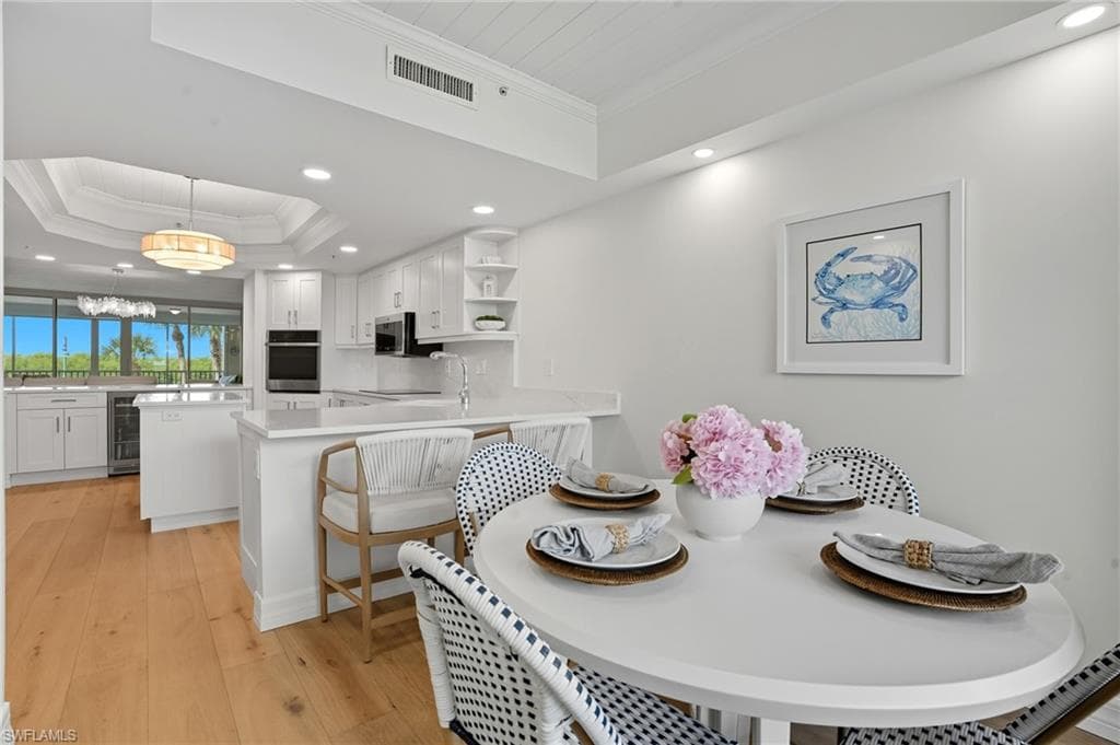 445 Dockside Dr B202, Naples, FL 34110-19