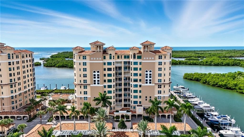445 Dockside Dr B202, Naples, FL 34110-1