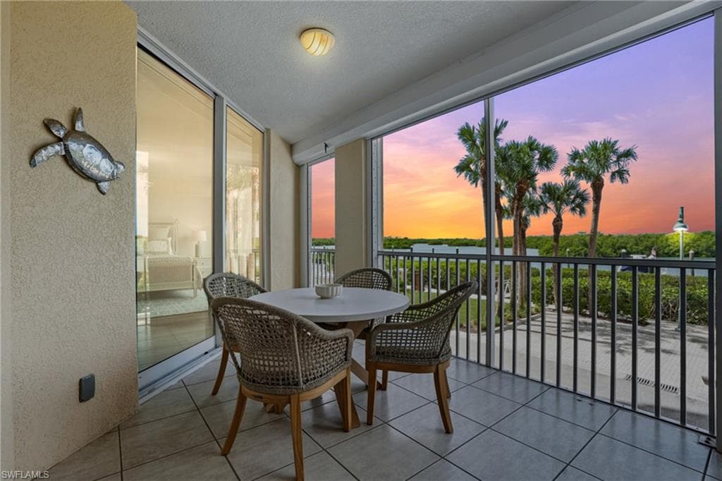 445 Dockside Dr B202, Naples, FL 34110-32
