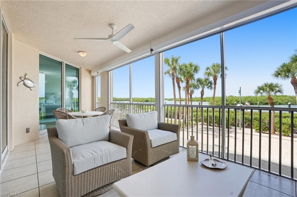 445 Dockside Dr B202, Naples, FL 34110-34