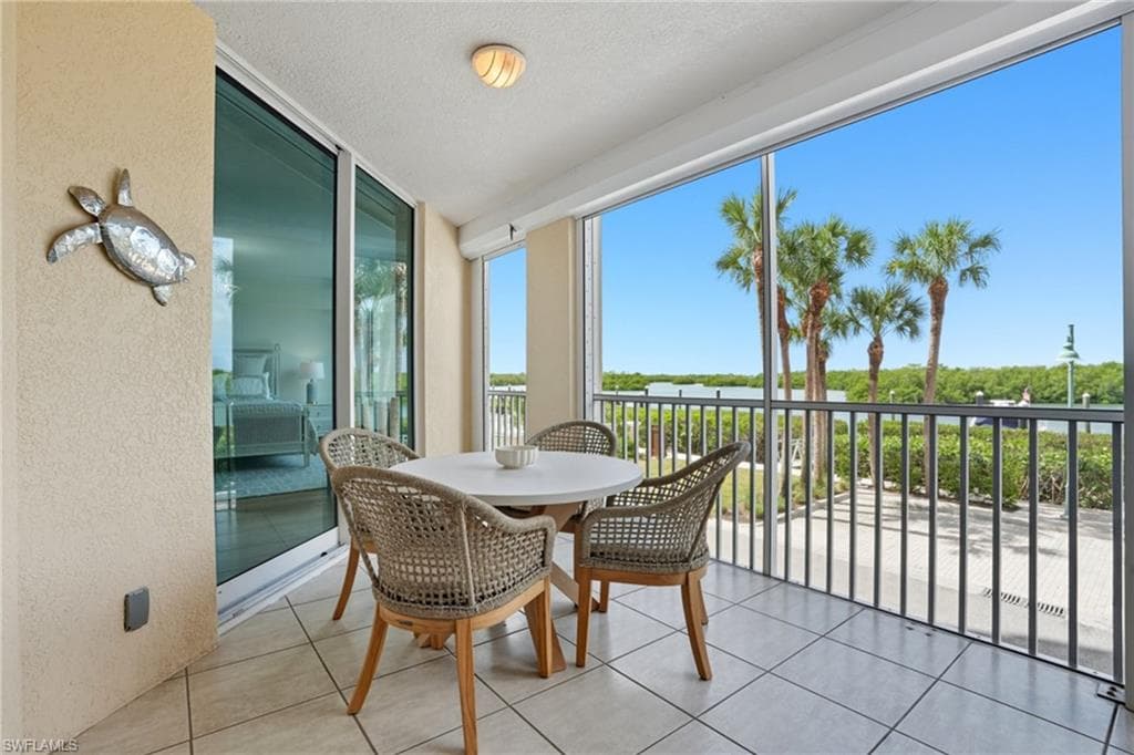 445 Dockside Dr B202, Naples, FL 34110-36