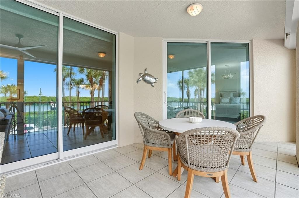 445 Dockside Dr B202, Naples, FL 34110-37