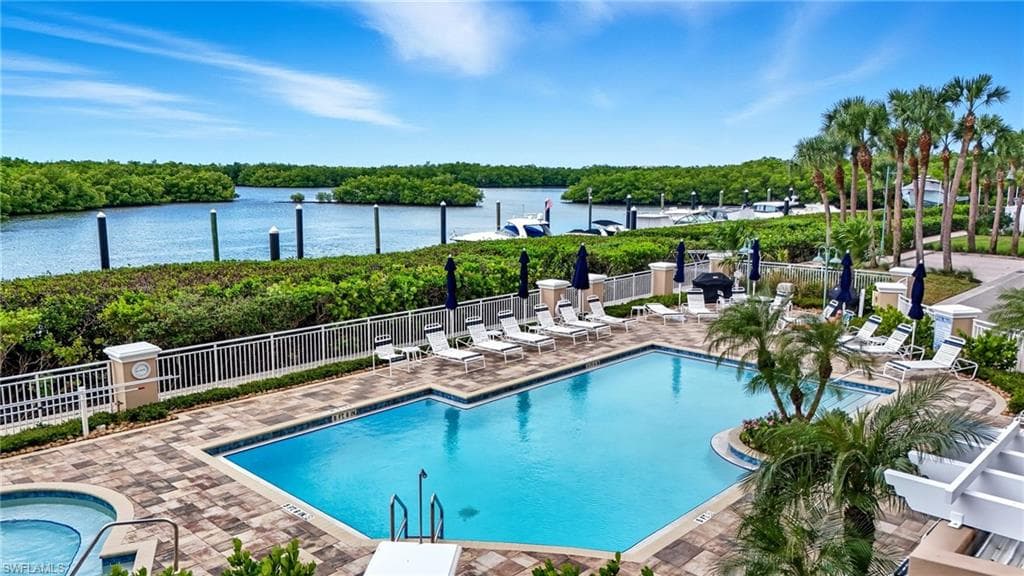 445 Dockside Dr B202, Naples, FL 34110-47