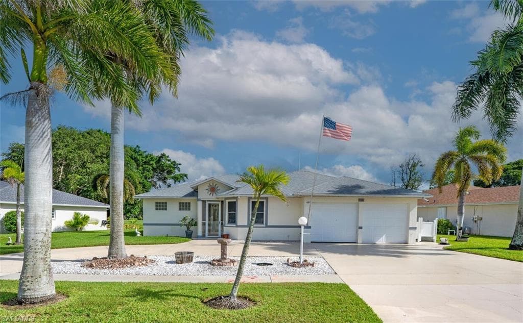 756 Charlemagne Blvd, Naples, FL 34112-1