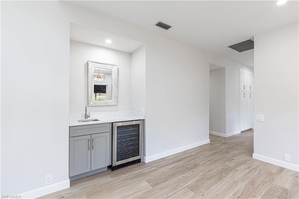 11718 Quail Village Way 17, Naples, FL 34119-9