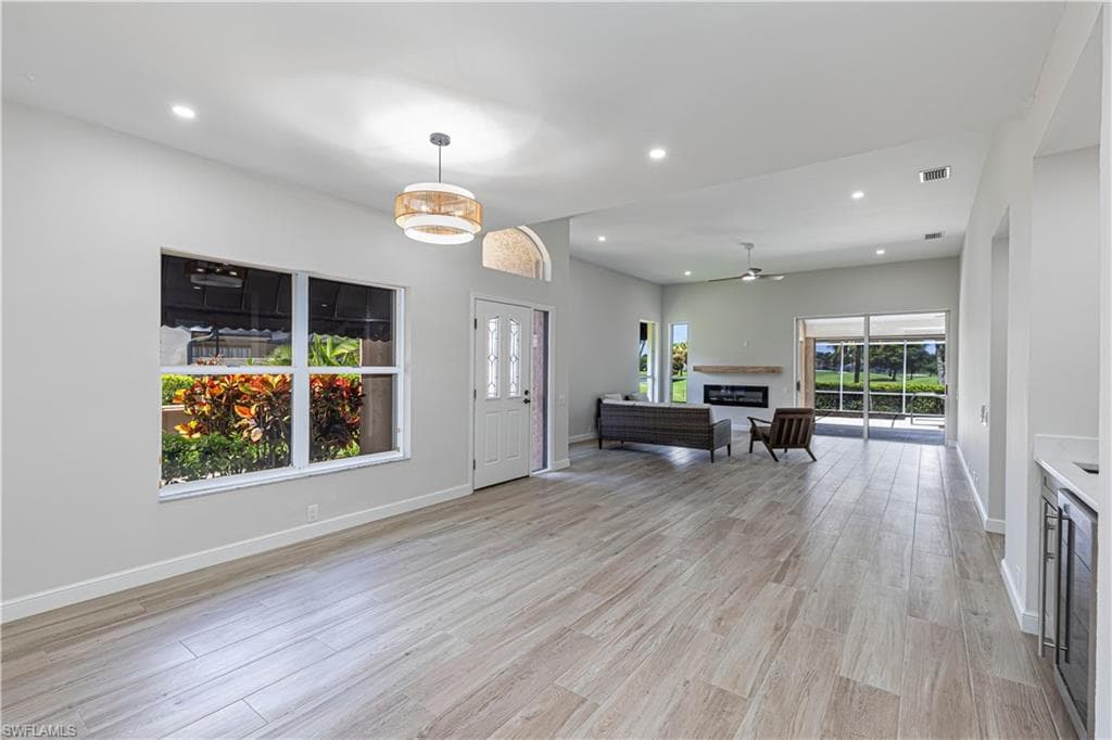 11718 Quail Village Way 17, Naples, FL 34119-5