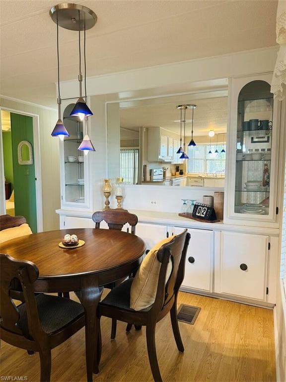 736 Knotty Pine Cir, North Fort Myers, FL 33917-12