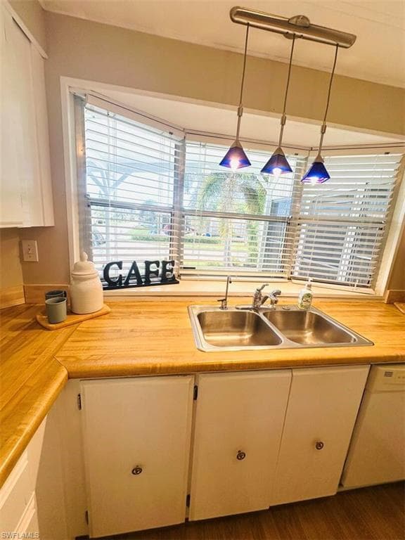 736 Knotty Pine Cir, North Fort Myers, FL 33917-14
