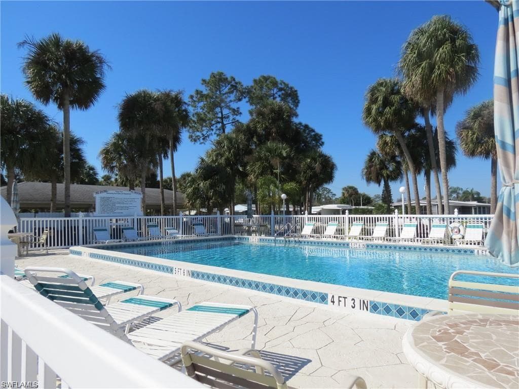 736 Knotty Pine Cir, North Fort Myers, FL 33917-30