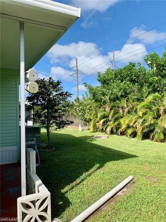 736 Knotty Pine Cir, North Fort Myers, FL 33917-4