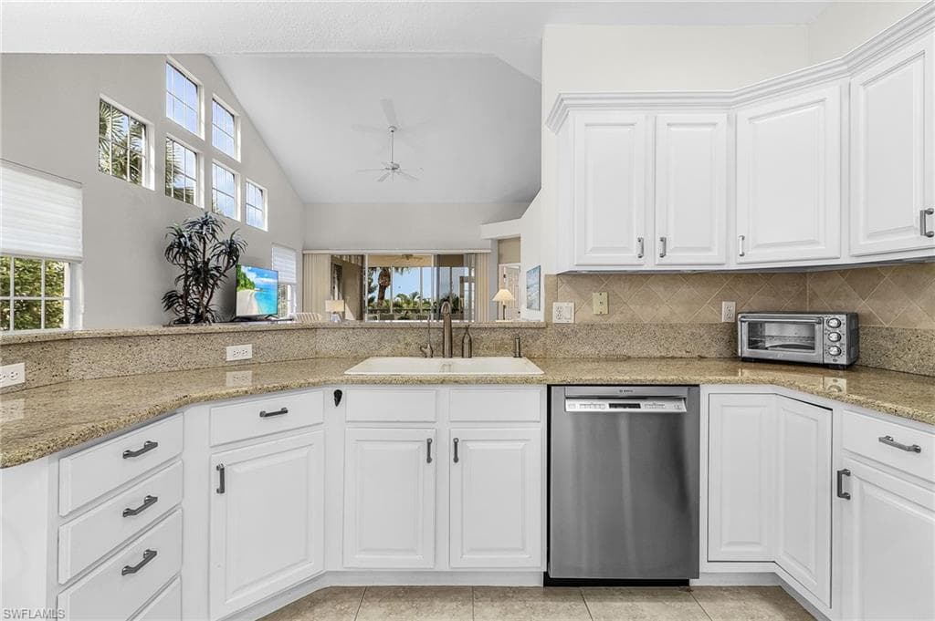 25160 Goldcrest Dr 821, Bonita Springs, FL 34134-4