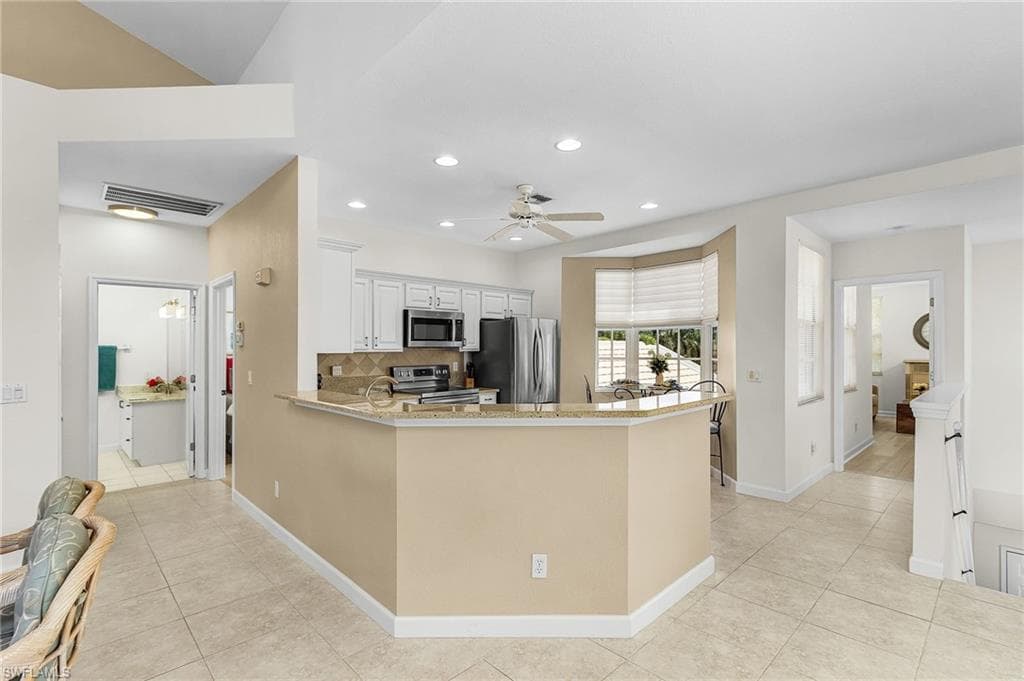 25160 Goldcrest Dr 821, Bonita Springs, FL 34134-6