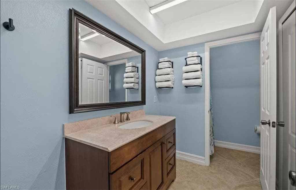 1335 44th St, Cape Coral, FL 33904-13