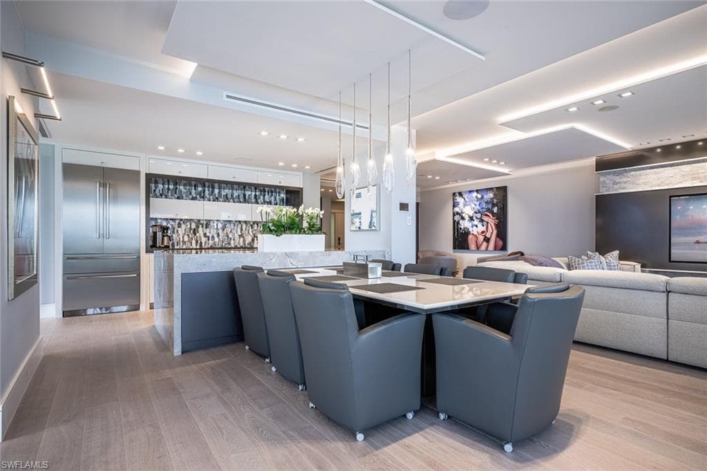 4051 Gulf Shore Blvd N 200, Naples, FL 34103-18