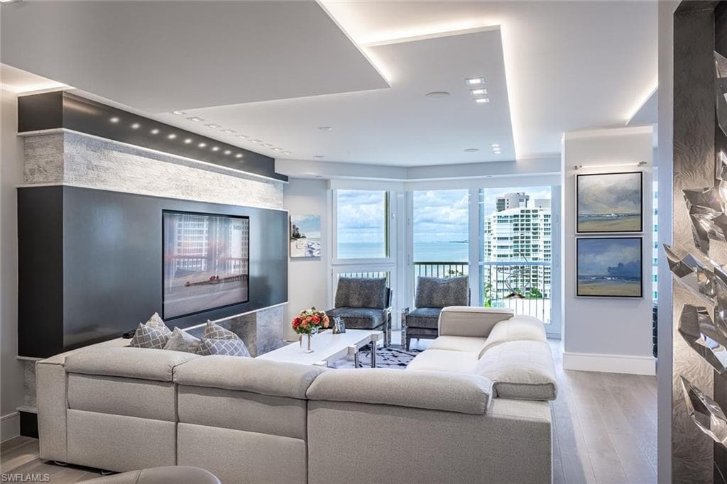 4051 Gulf Shore Blvd N 200, Naples, FL 34103-4