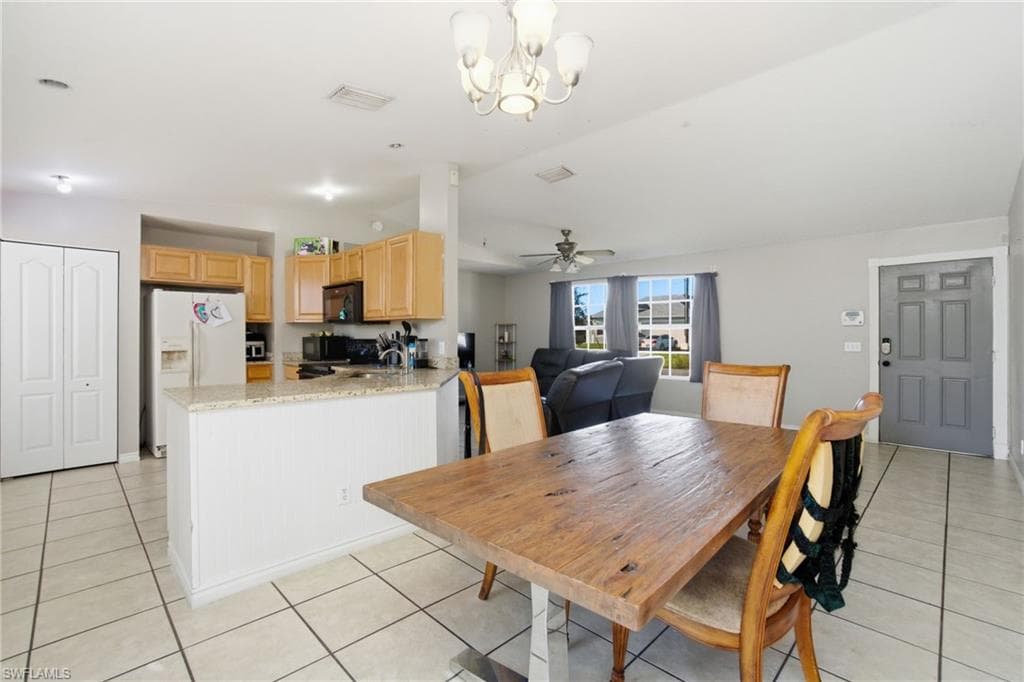 2801 28th St SW, Lehigh Acres, FL 33976-8