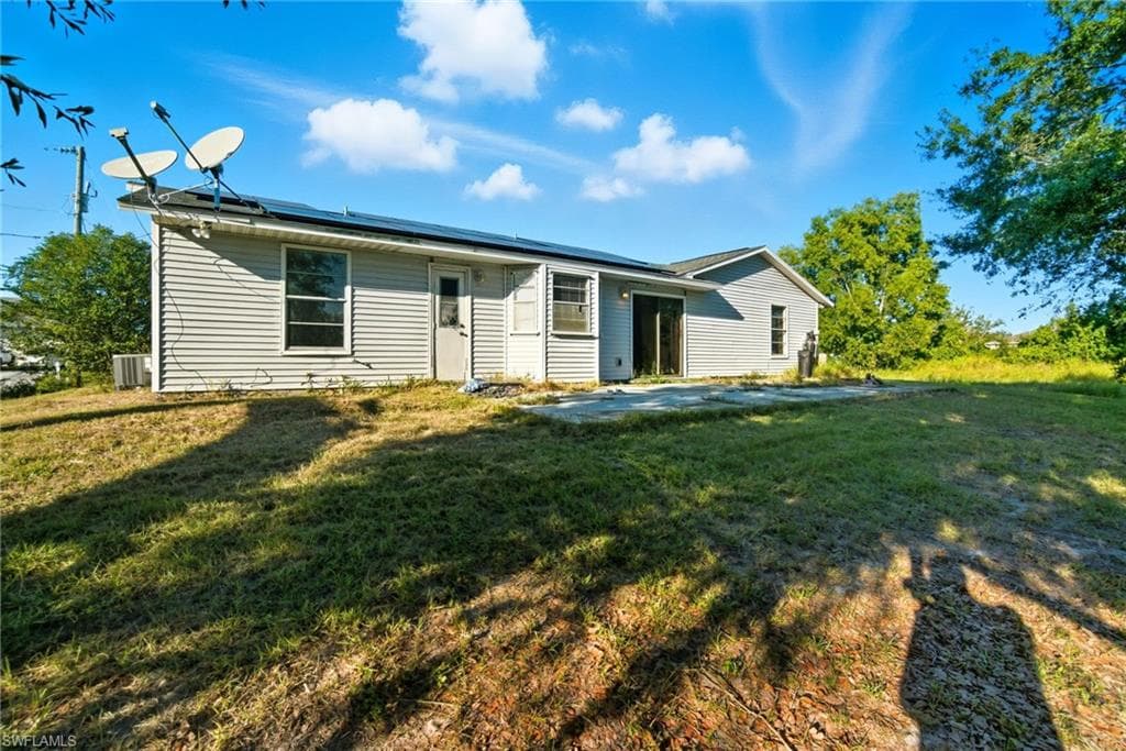 2801 28th St SW, Lehigh Acres, FL 33976-17