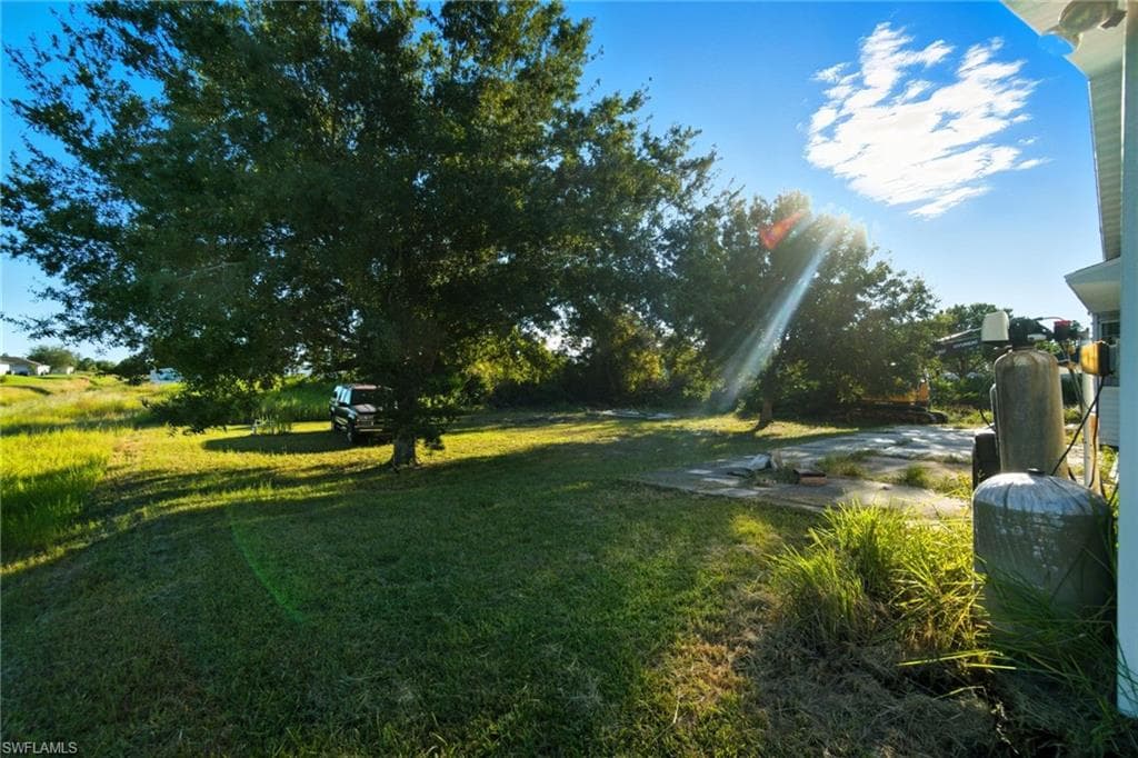 2801 28th St SW, Lehigh Acres, FL 33976-18
