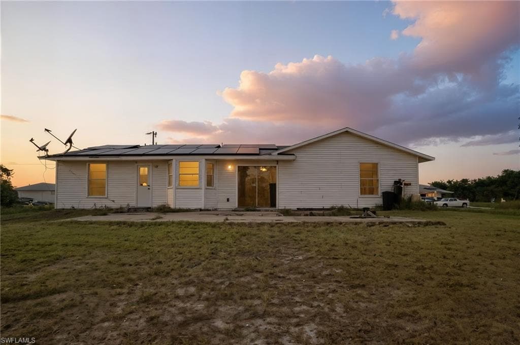 2801 28th St SW, Lehigh Acres, FL 33976-2