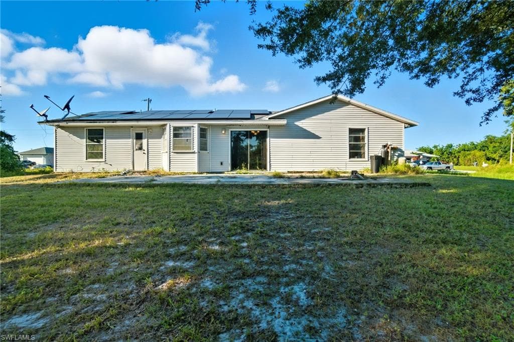 2801 28th St SW, Lehigh Acres, FL 33976-3