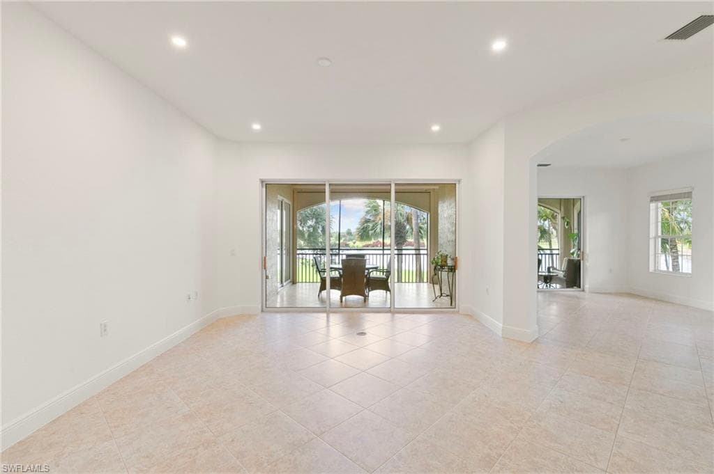 8961 Cherry Oaks Trl 202, Naples, FL 34114-10
