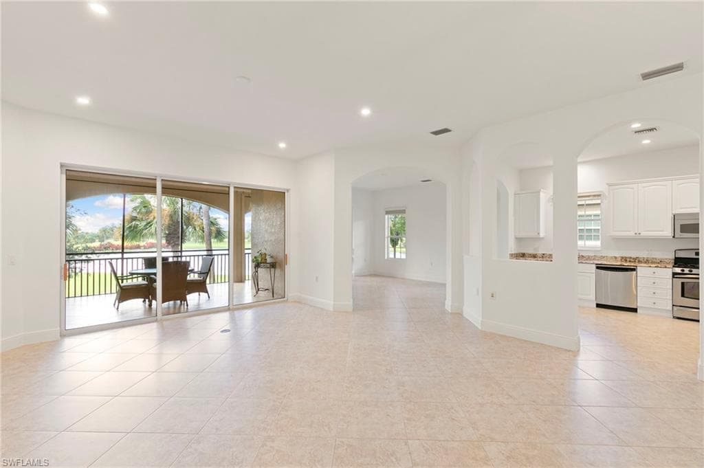 8961 Cherry Oaks Trl 202, Naples, FL 34114-11