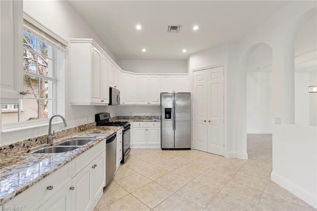 8961 Cherry Oaks Trl 202, Naples, FL 34114-16