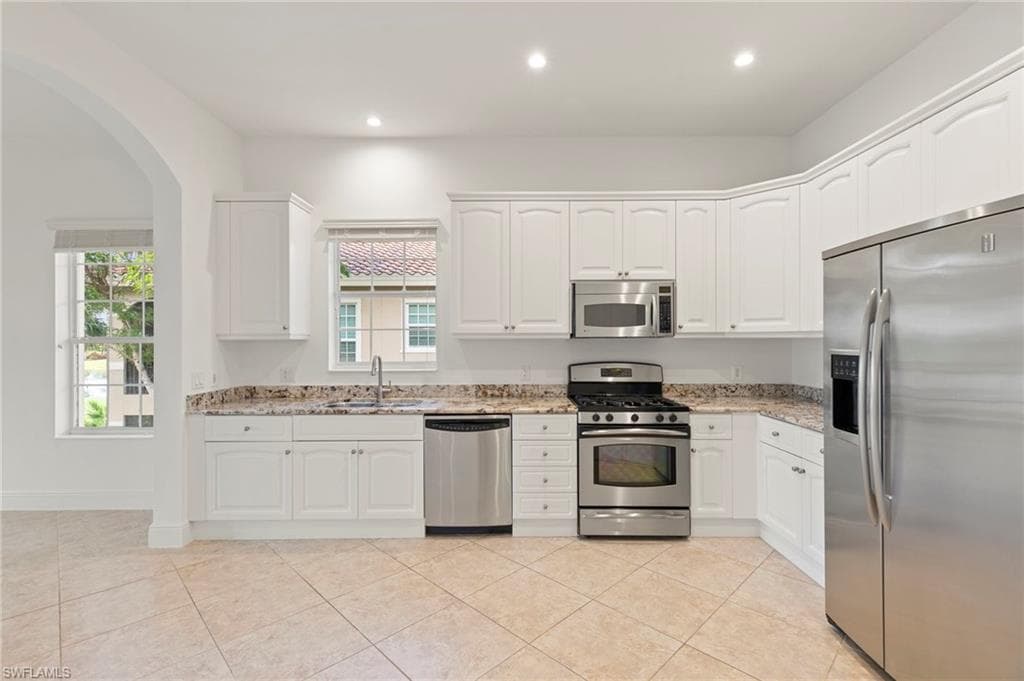 8961 Cherry Oaks Trl 202, Naples, FL 34114-18
