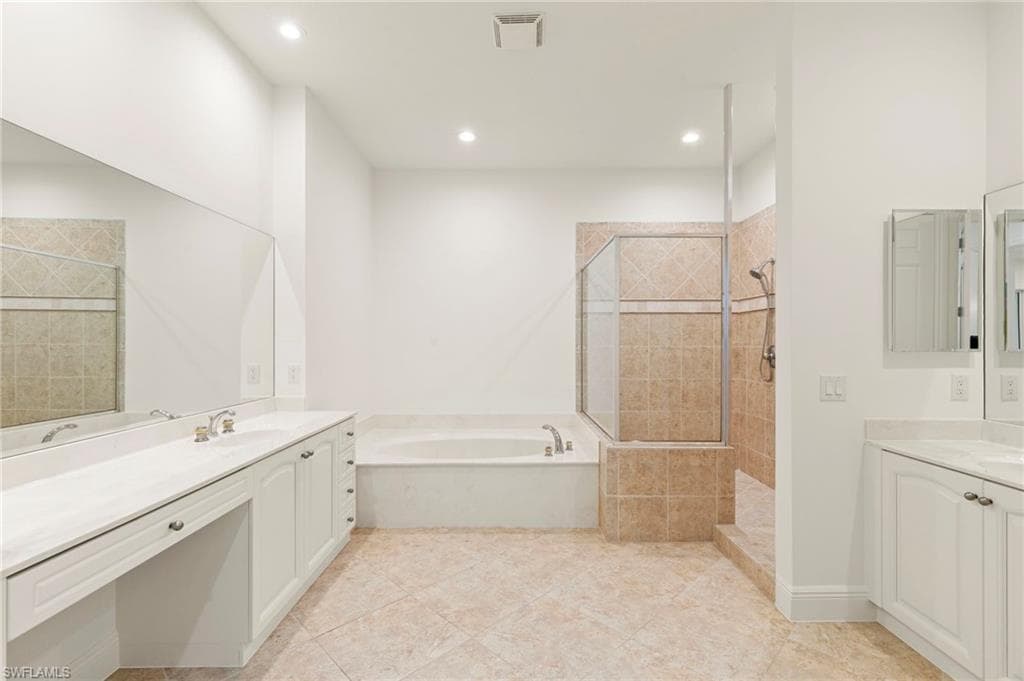 8961 Cherry Oaks Trl 202, Naples, FL 34114-22