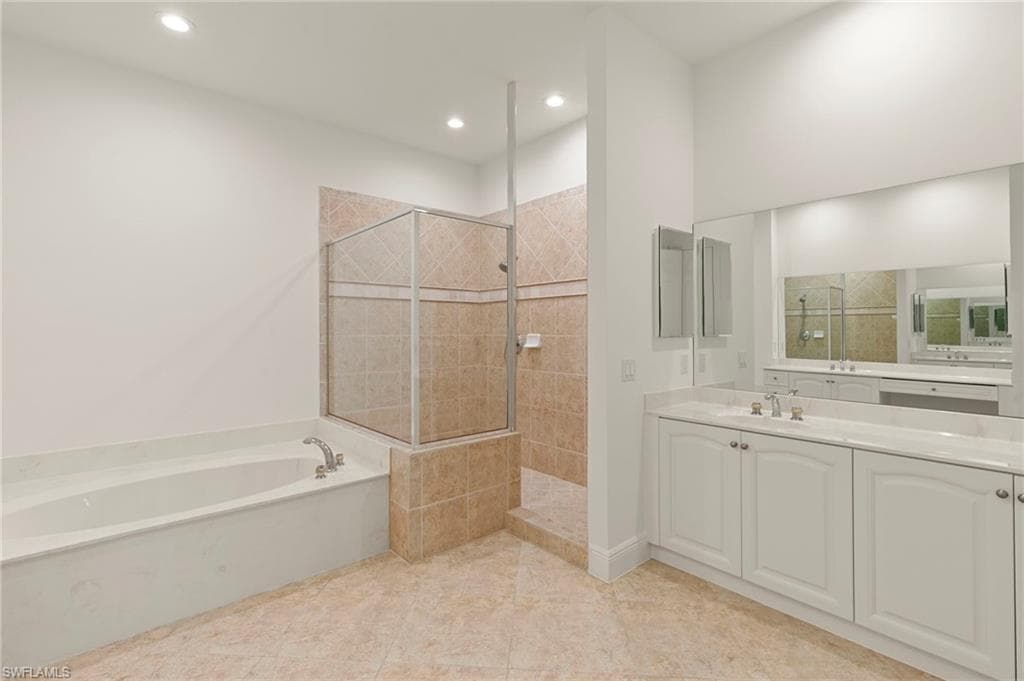 8961 Cherry Oaks Trl 202, Naples, FL 34114-23