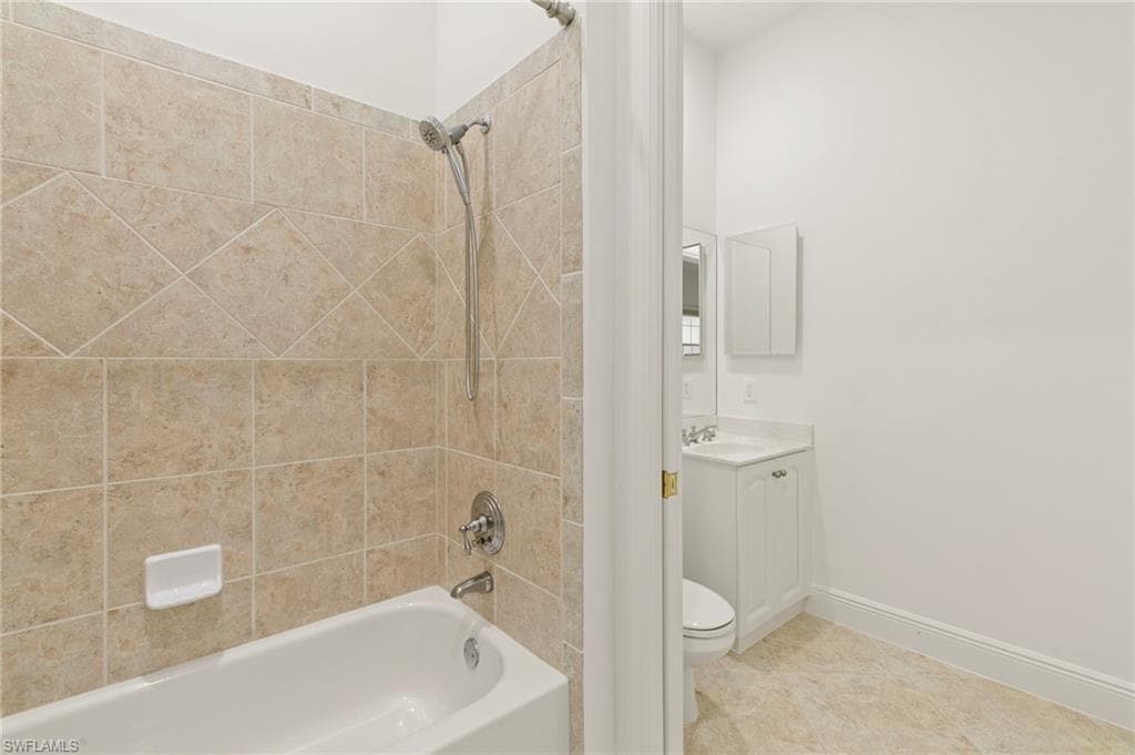8961 Cherry Oaks Trl 202, Naples, FL 34114-32