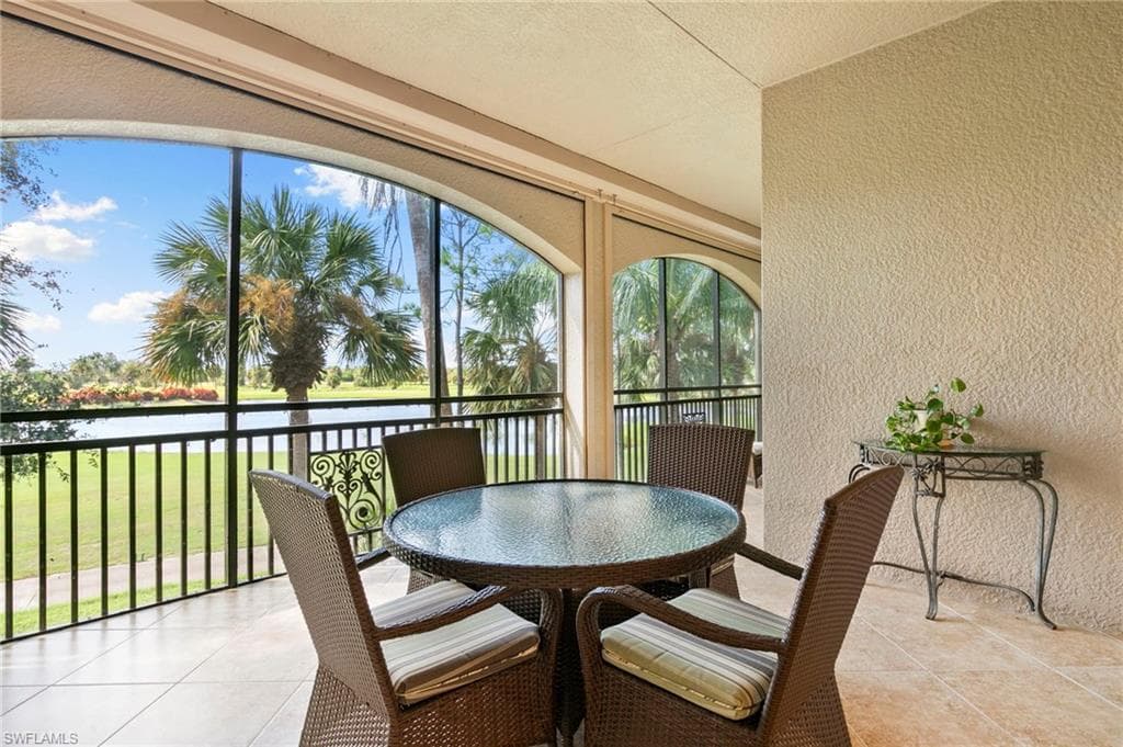 8961 Cherry Oaks Trl 202, Naples, FL 34114-34