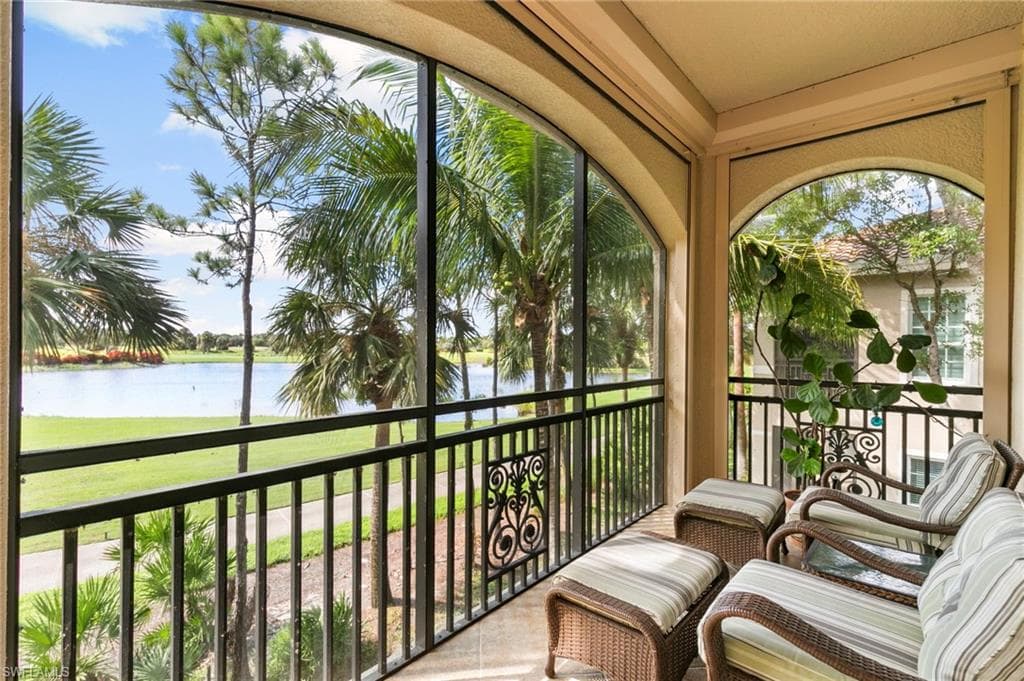 8961 Cherry Oaks Trl 202, Naples, FL 34114-36