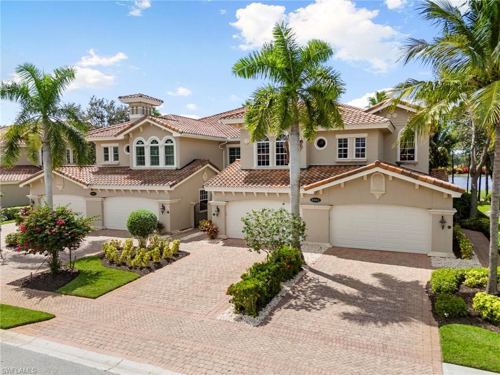 8961 Cherry Oaks Trl 202, Naples, FL 34114-2