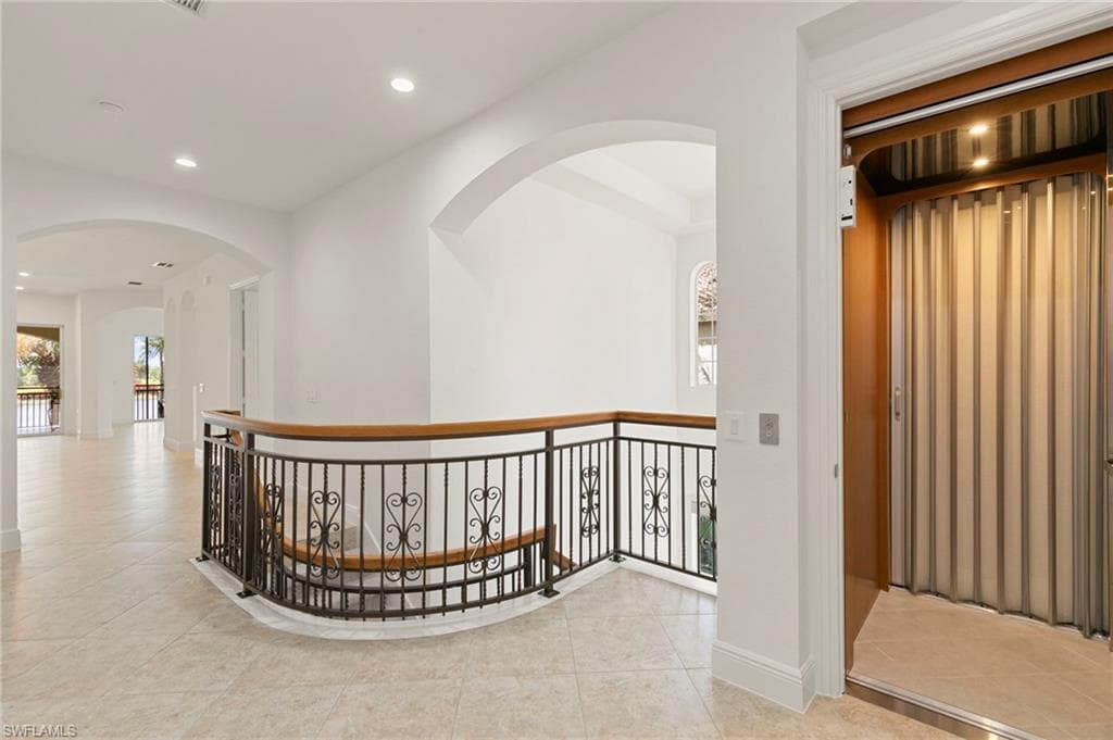 8961 Cherry Oaks Trl 202, Naples, FL 34114-5