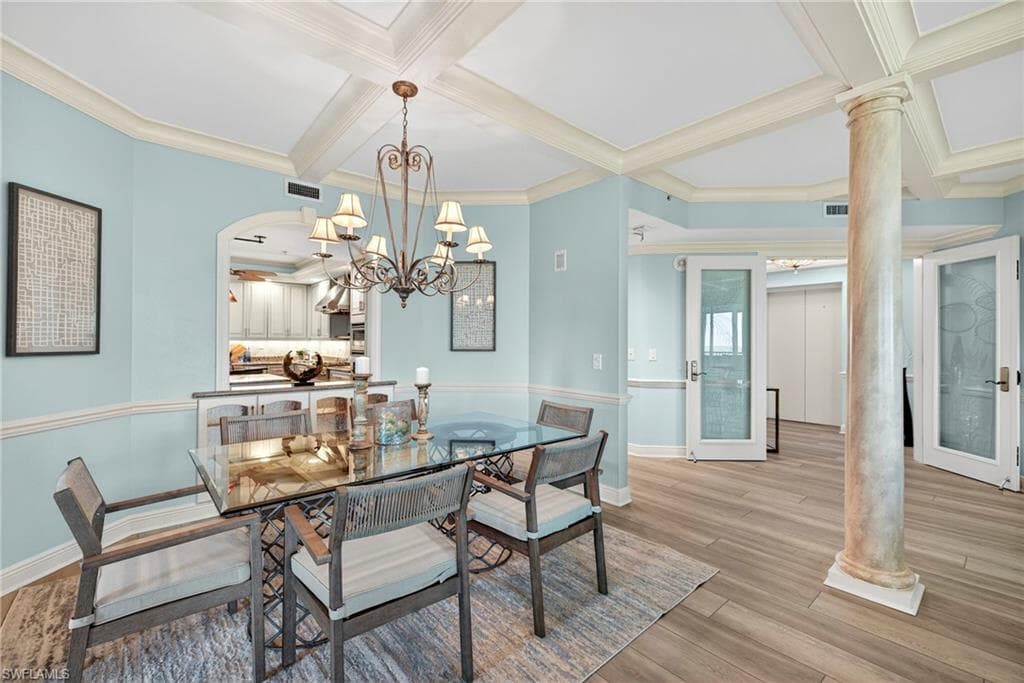 285 Grande Way 804, Naples, FL 34110-9