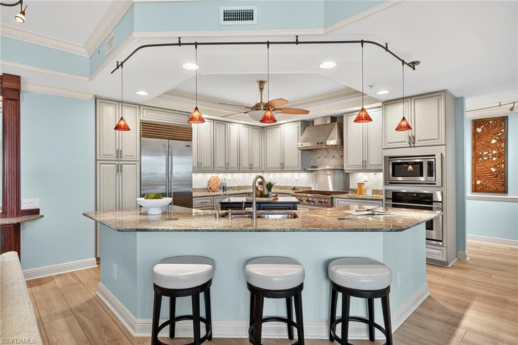 285 Grande Way 804, Naples, FL 34110-12