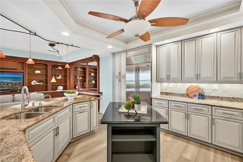 285 Grande Way 804, Naples, FL 34110-14
