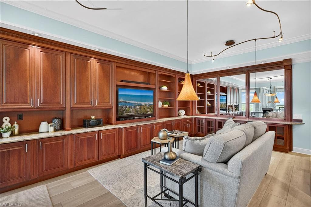 285 Grande Way 804, Naples, FL 34110-19