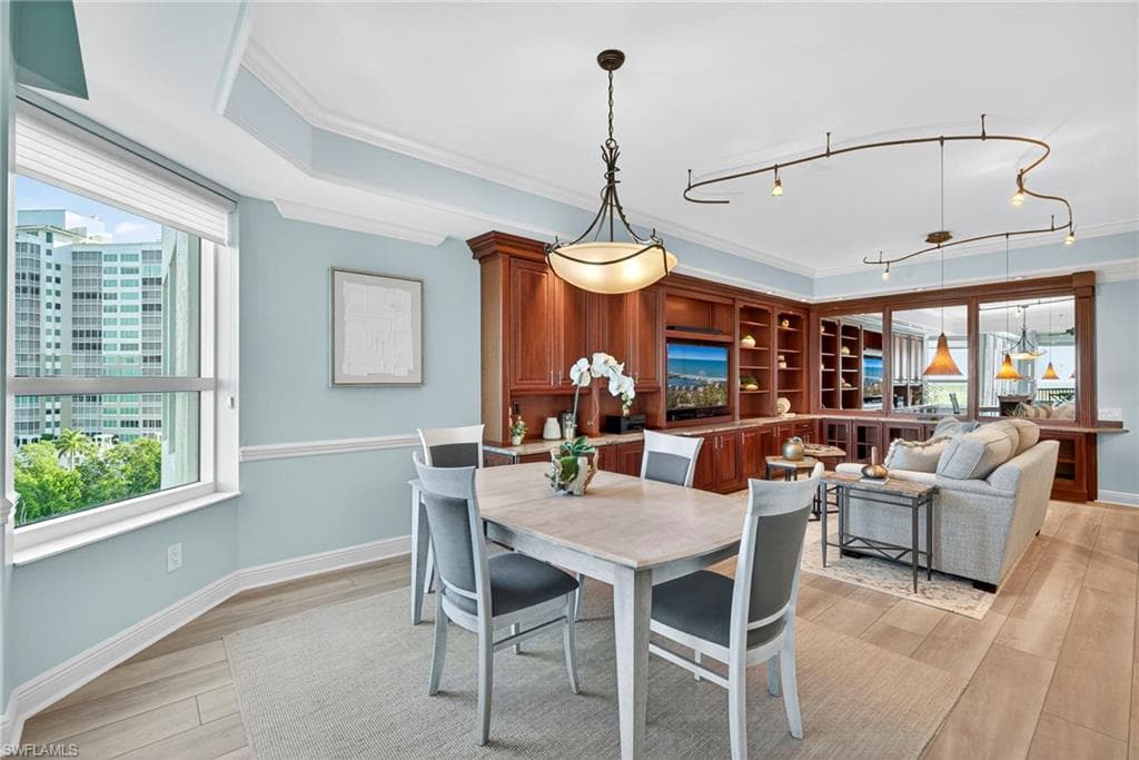 285 Grande Way 804, Naples, FL 34110-23