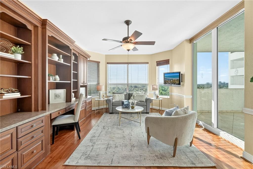285 Grande Way 804, Naples, FL 34110-25