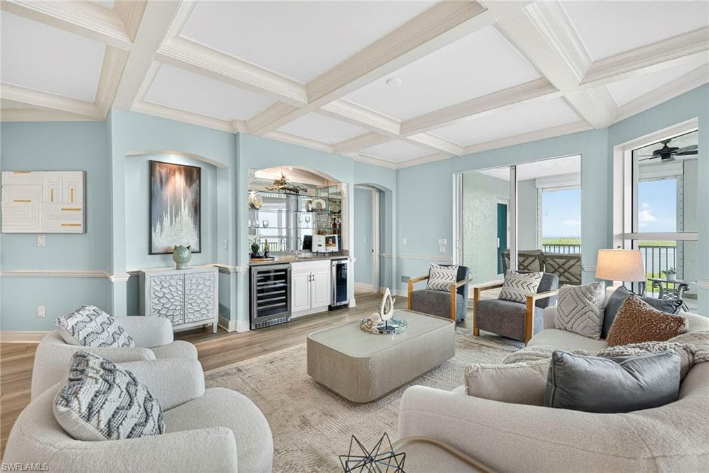 285 Grande Way 804, Naples, FL 34110-1