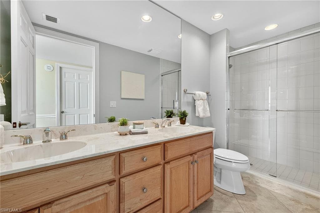 285 Grande Way 804, Naples, FL 34110-33